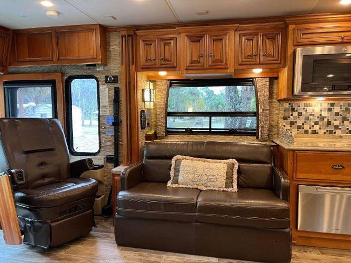 Used 2017 Newmar Dutch Star 4326