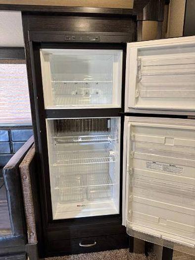 Used 2018 Grand Design Imagine 2400BH