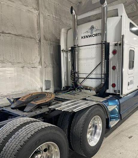 Used 2010 KENWORTH T660 and 2021 POLAR SDX9