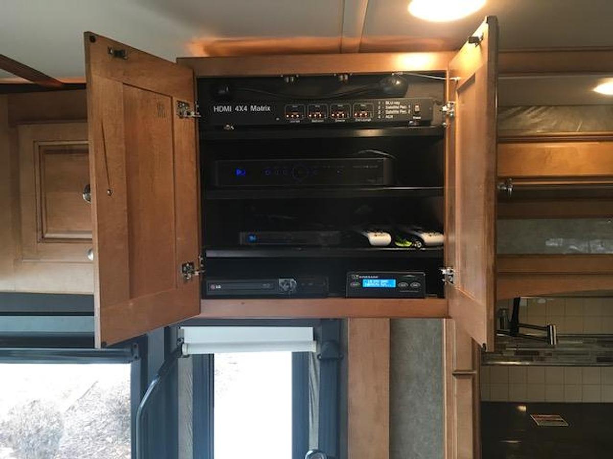 Used 2016 Winnebago Journey 40R Diesel Pusher