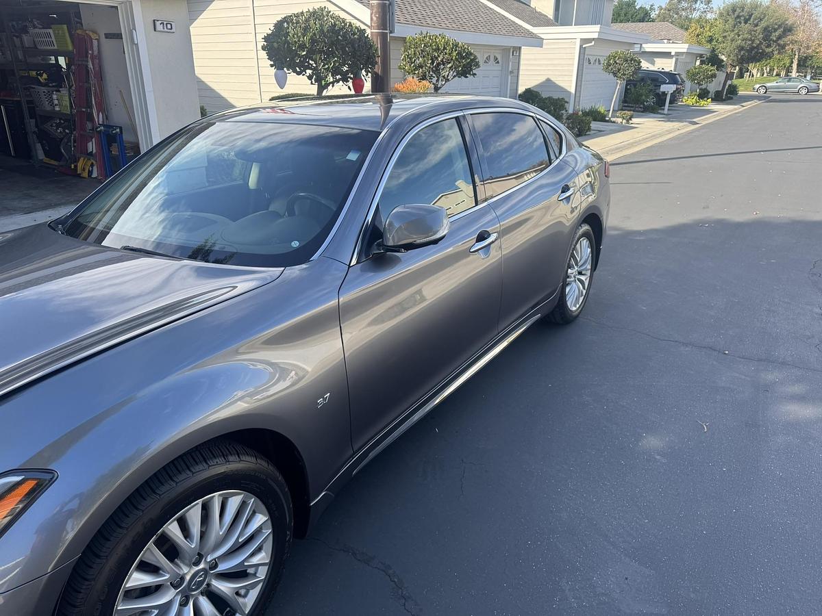 Used 2016 Infiniti Q70