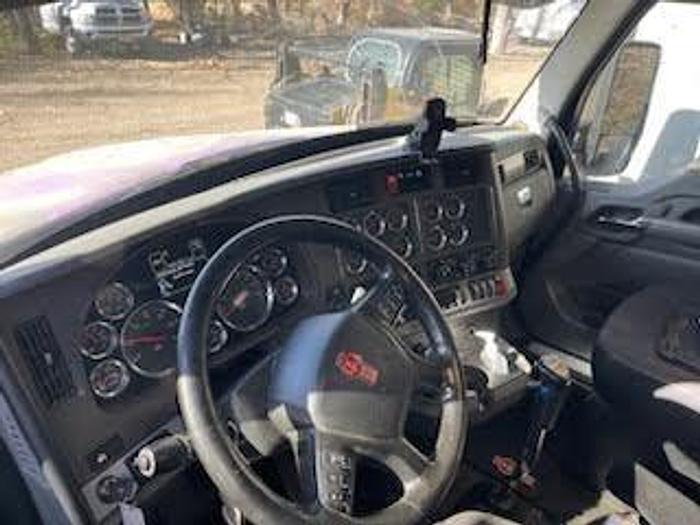 Used 2018 KENWORTH T880