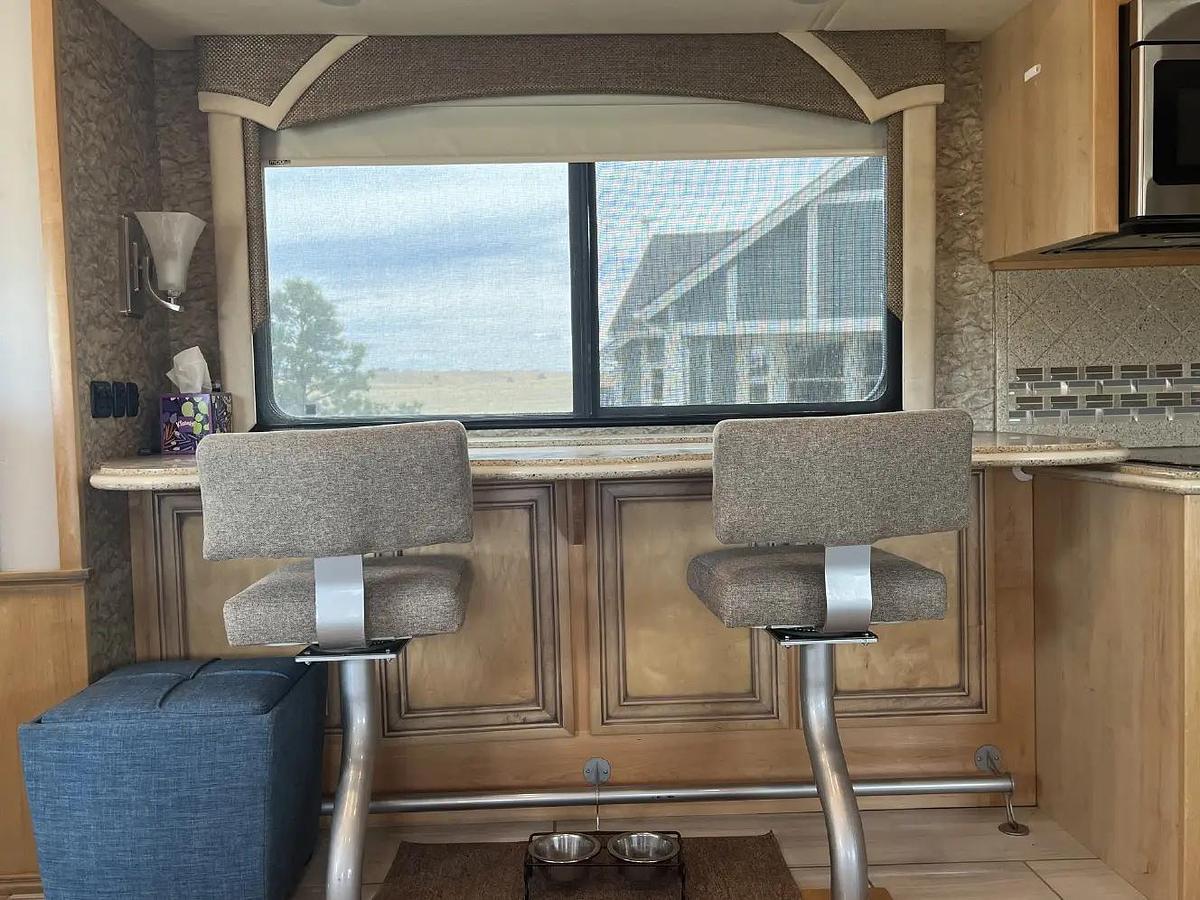 Used 2014 Newmar Ventana 4369