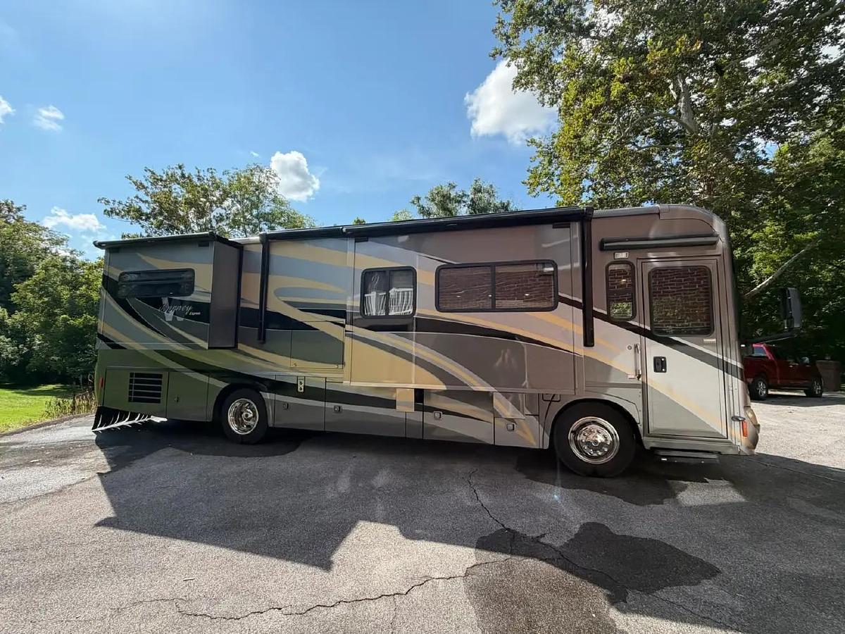 Used 2010 Winnebago Journey Express 34y