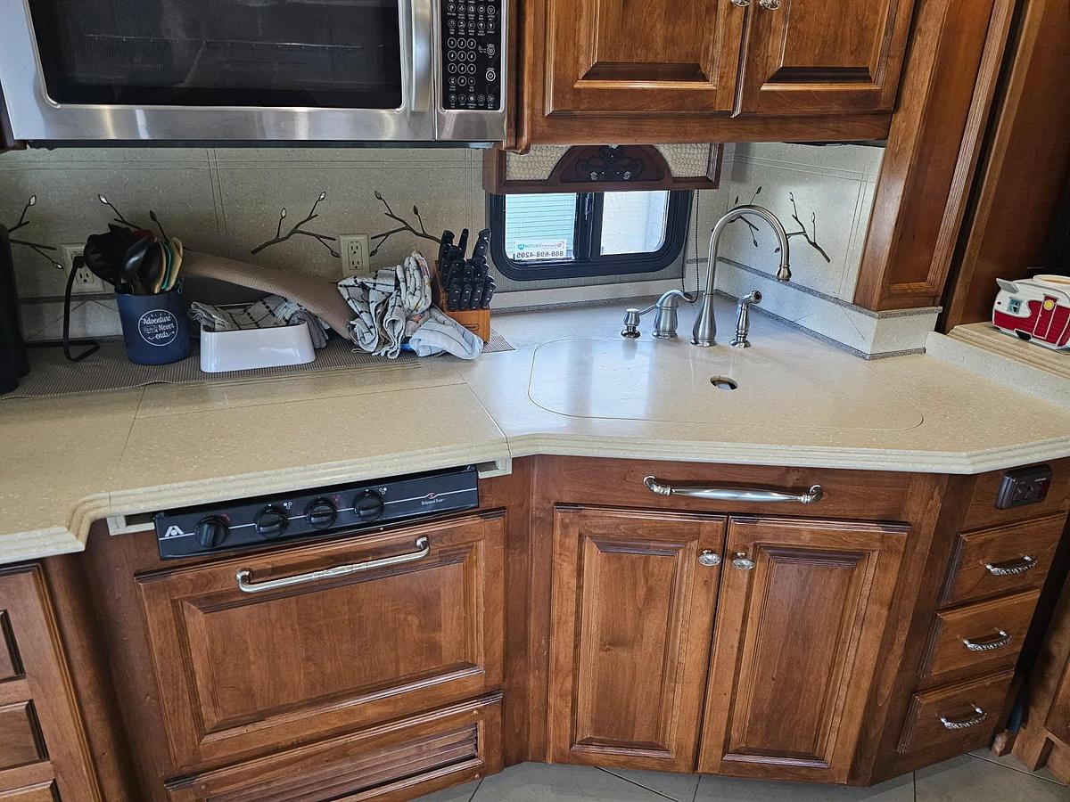 Used 2013 Tiffin Motorhomes Phaeton 40QKH