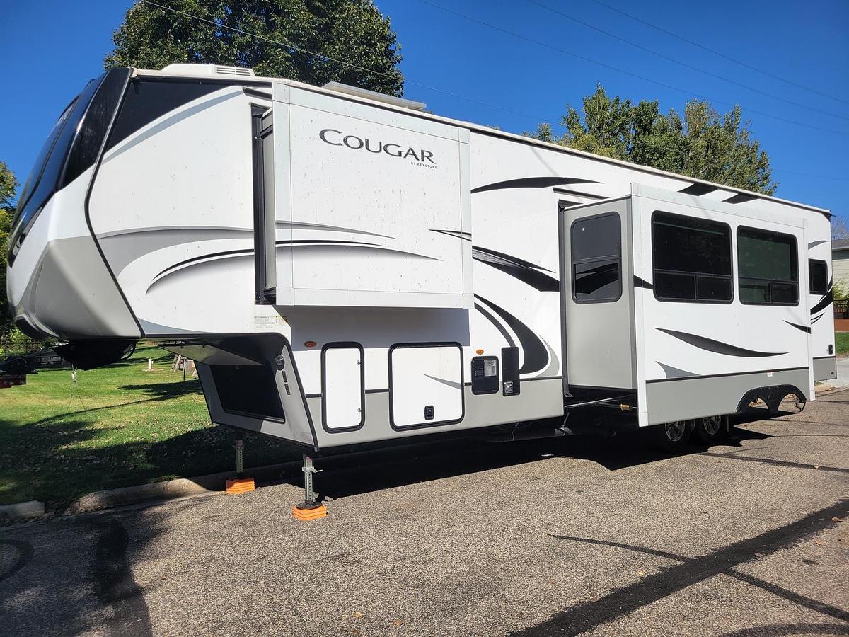 Used 2022 Keystone Cougar 364BHL