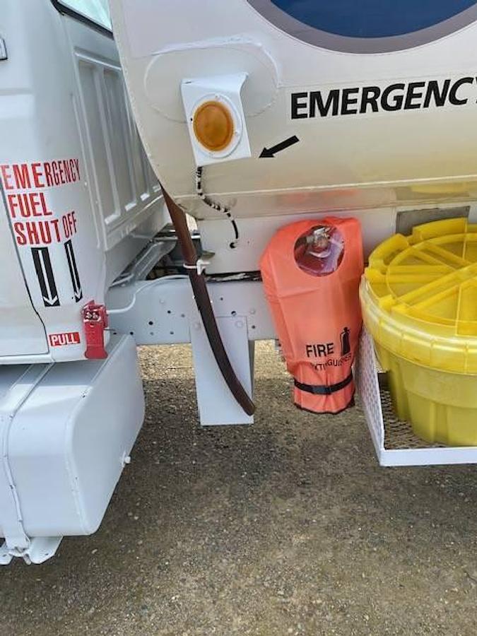 Used 1987 Ford F700 Jet A Fuel Truck