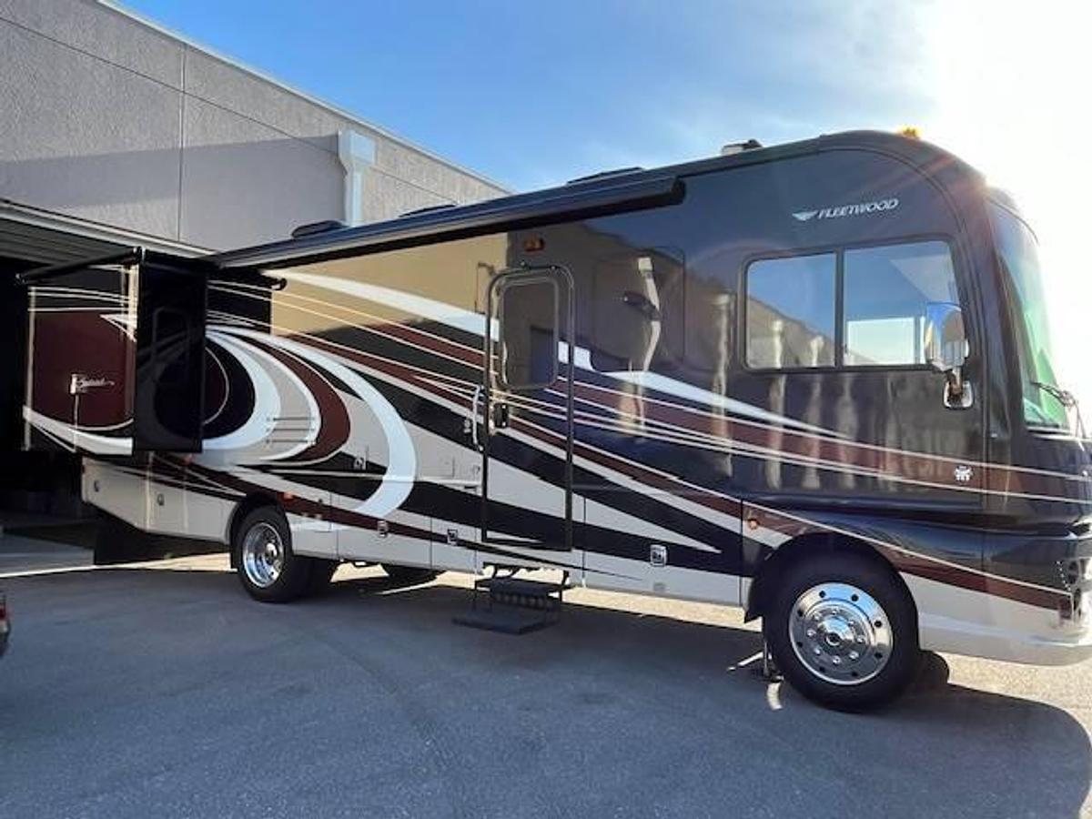 Used 2016 Fleetwood Southwind 32VS Class A Motorhome