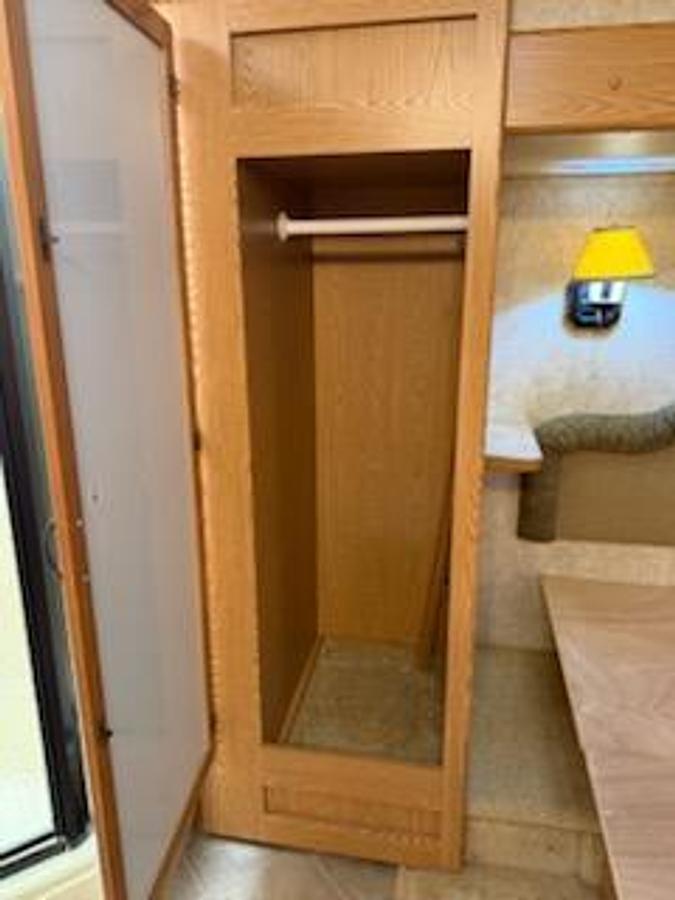 Used 2007 Keystone Montana 3400RL