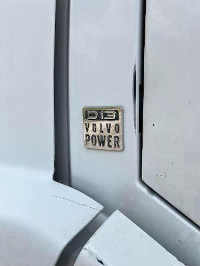 Used 2017 Volvo VNL64T780