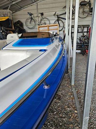 Used 1986 Commander Power Boat