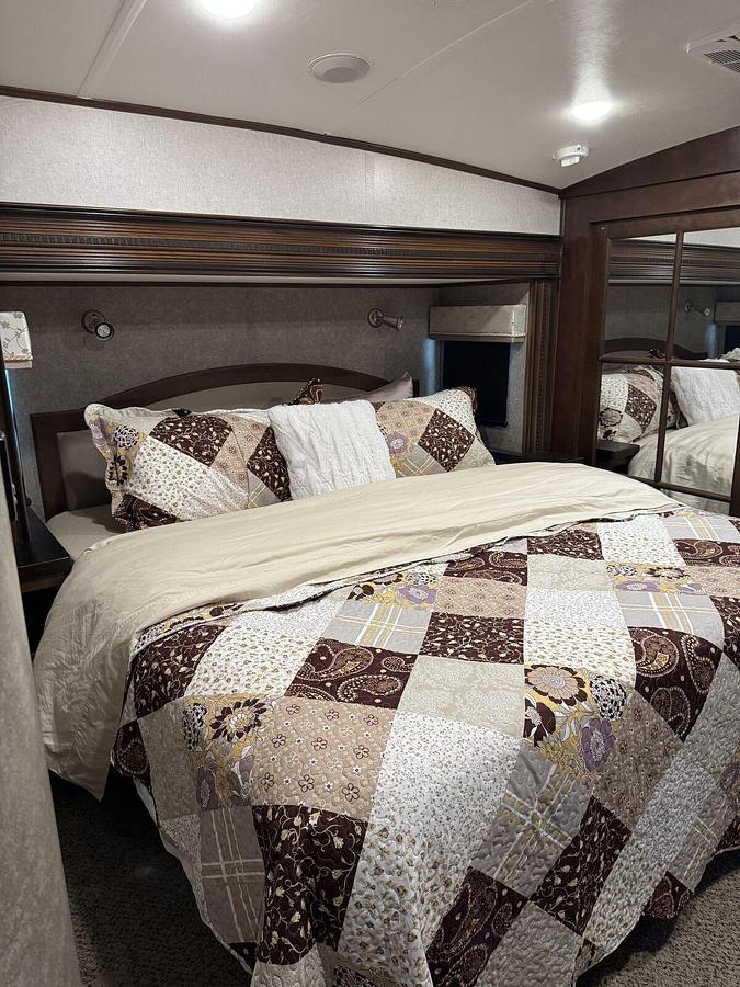 Used 2017 Jayco Pinnacle 36KPTS