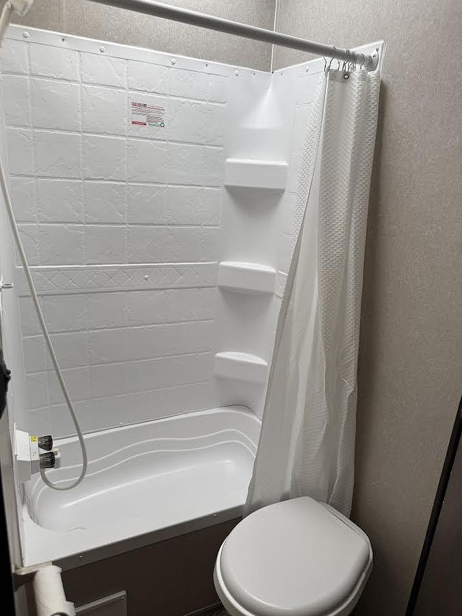 Used 2020 Palomino Puma Light XLE 29FQC Travel Trailer Toy Hauler