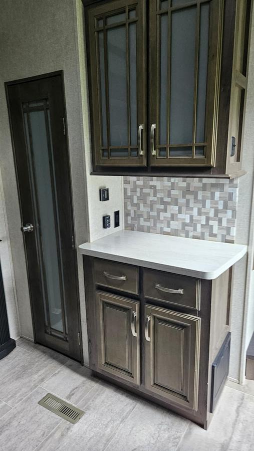 Used 2019 Keystone Montana 3121RL Fifth Wheel