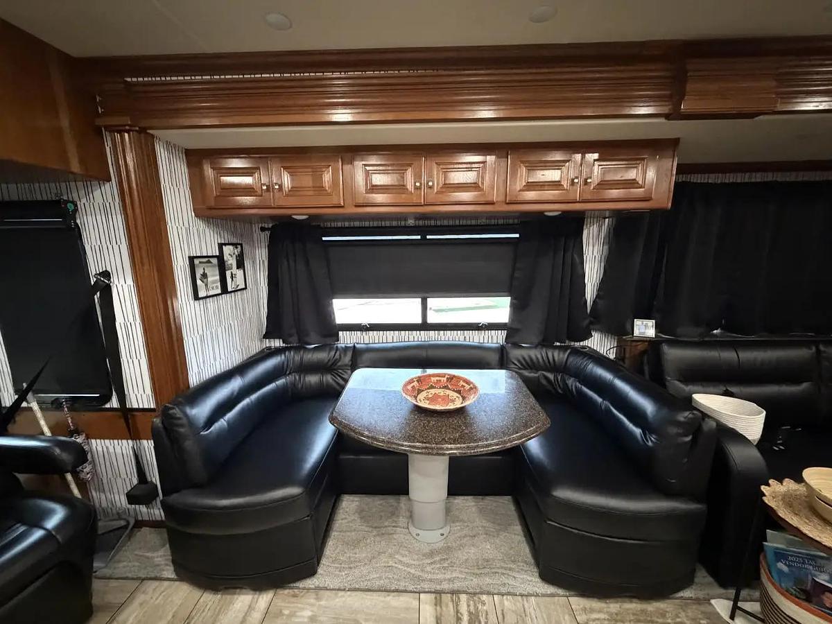 Used 2018 Fleetwood Discovery LXE 40G