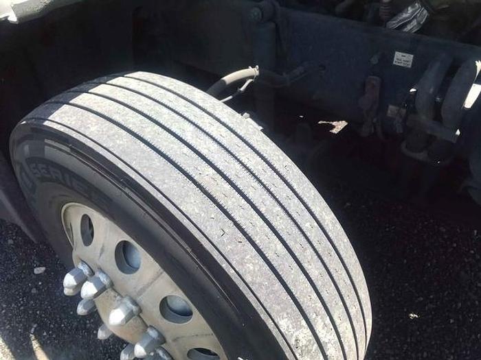 Used 2018 Western Star 5700XE Sleeper Semi