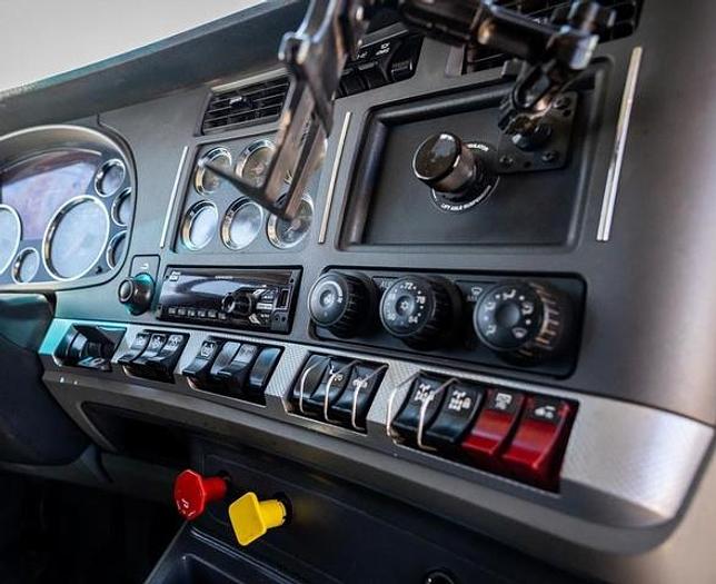 Used 2020 Kenworth T880