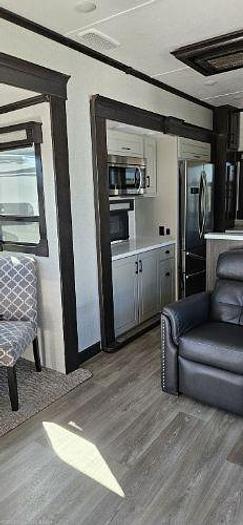 Used 2021 Crossroads Redwood 4001LK