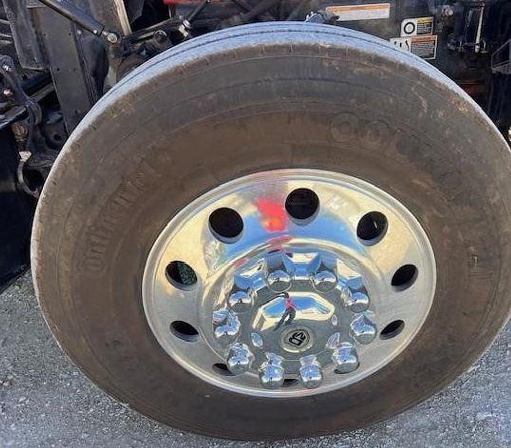 Used 2020 PETERBILT 567 Day Cab