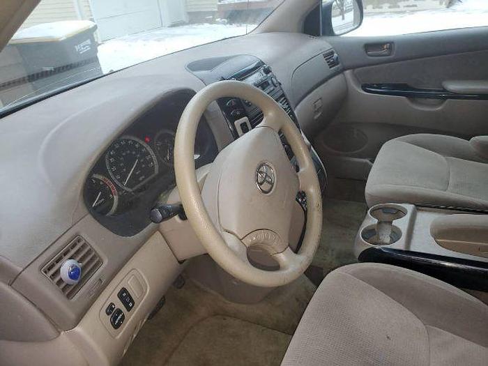 Used 2004 Toyota Sienna LE
