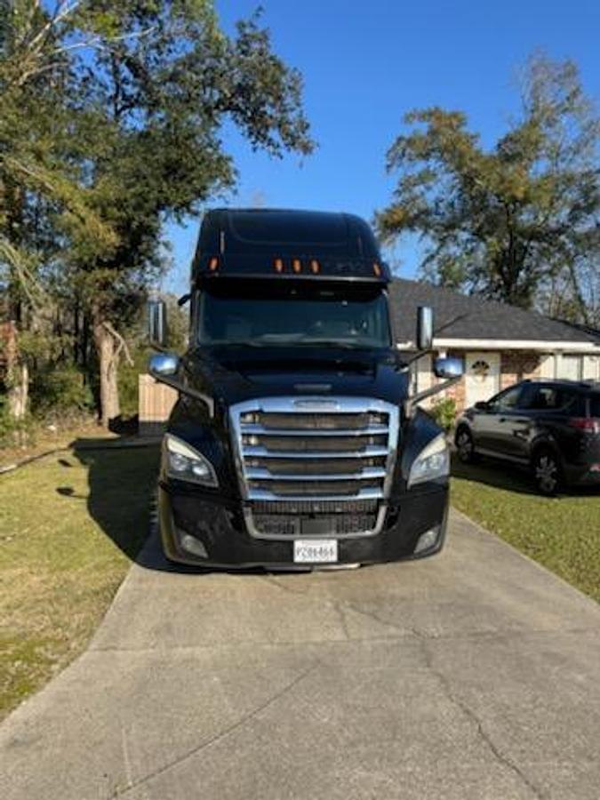 Used 2020 Freightliner Cascadia 125