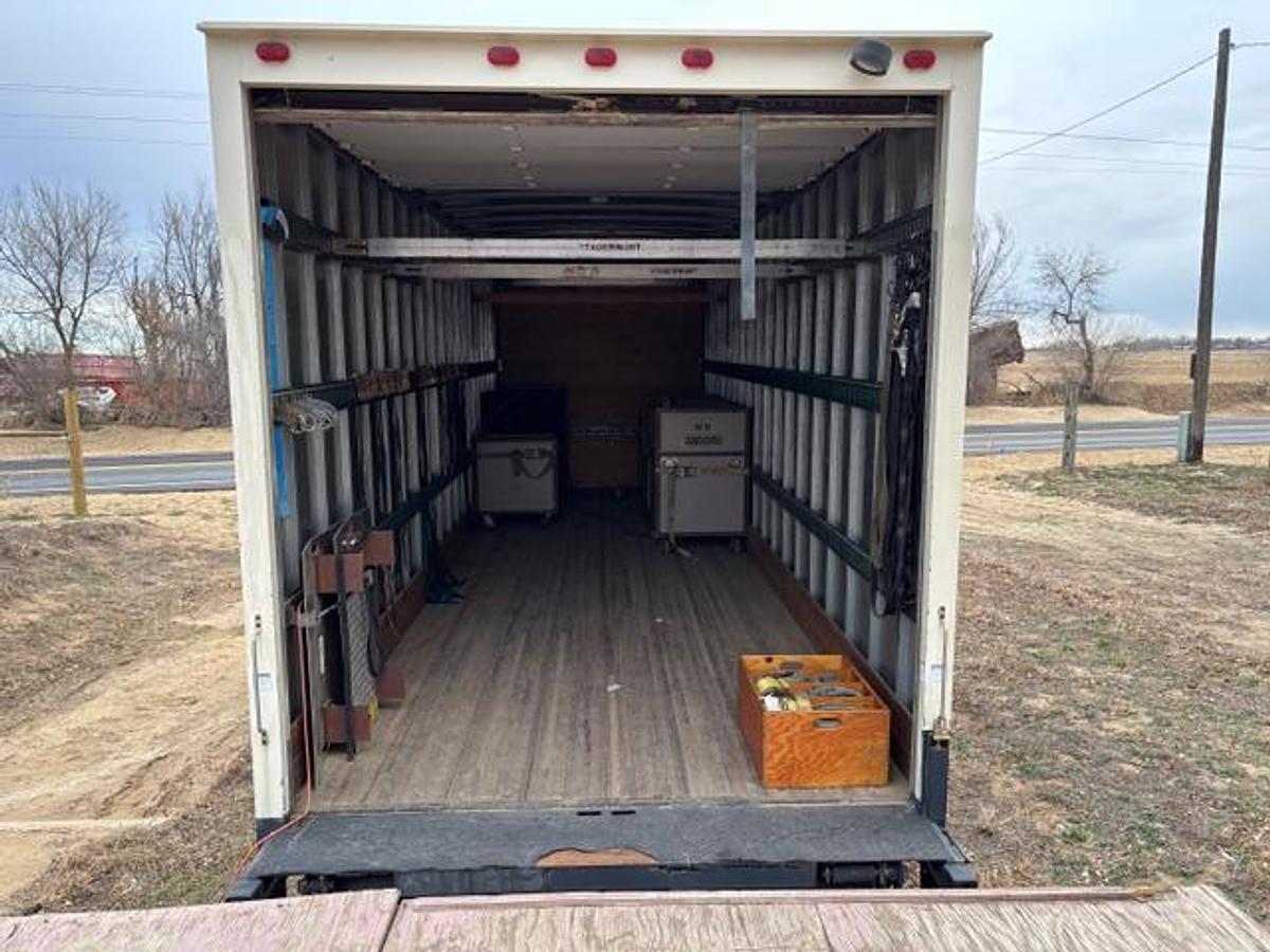 Used 2001 KENWORTH T300