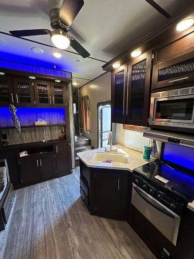 Used 2017 Forest River Cherokee Artic Wolf 255DRL4