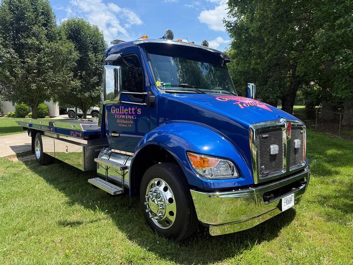 Used 2025 Kenworth T280