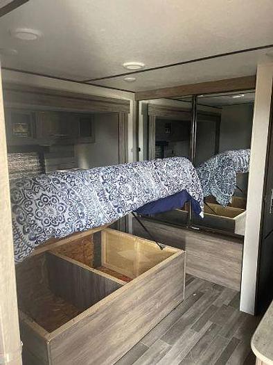 Used 2021 Crossroads Zinger ZR328SB