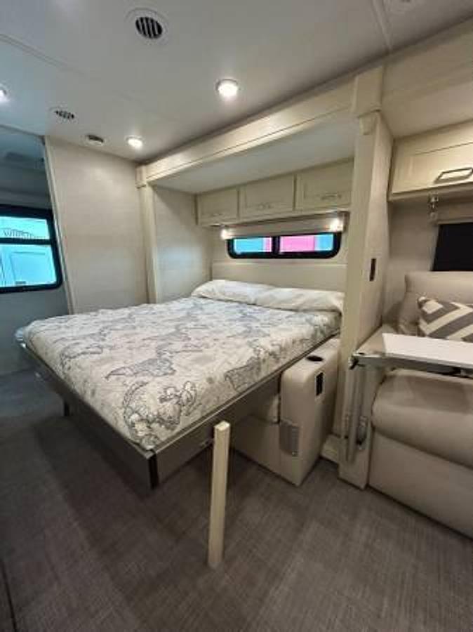 Used 2022 Tiffin Wayfarer 25RW