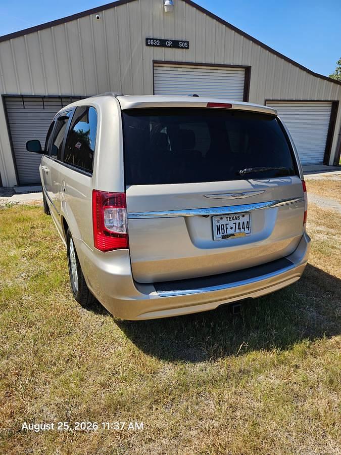 Used 2014 Chrysler Town And Country Van