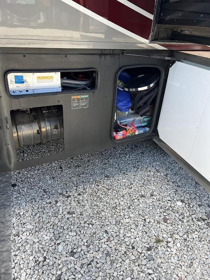 Used 2022 Fleetwood Discovery LXE 40M Class A Motorhome