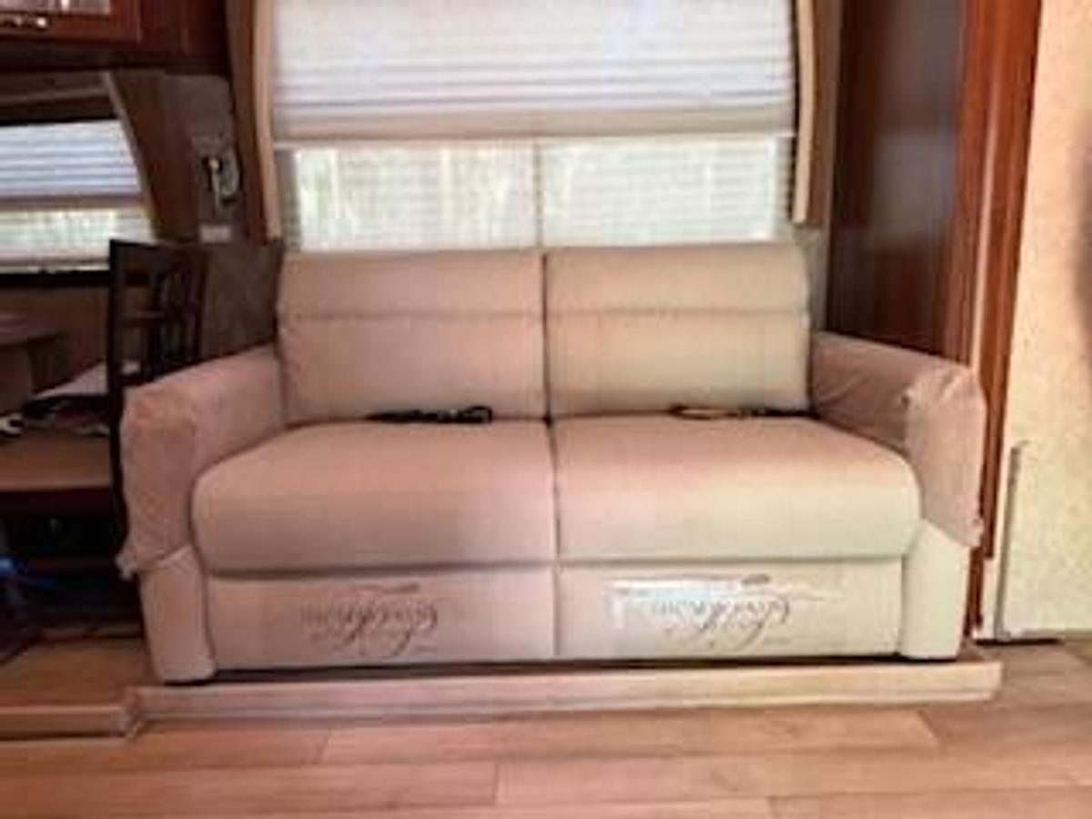 Used 2014 Forest River Georgetown XL 352Q