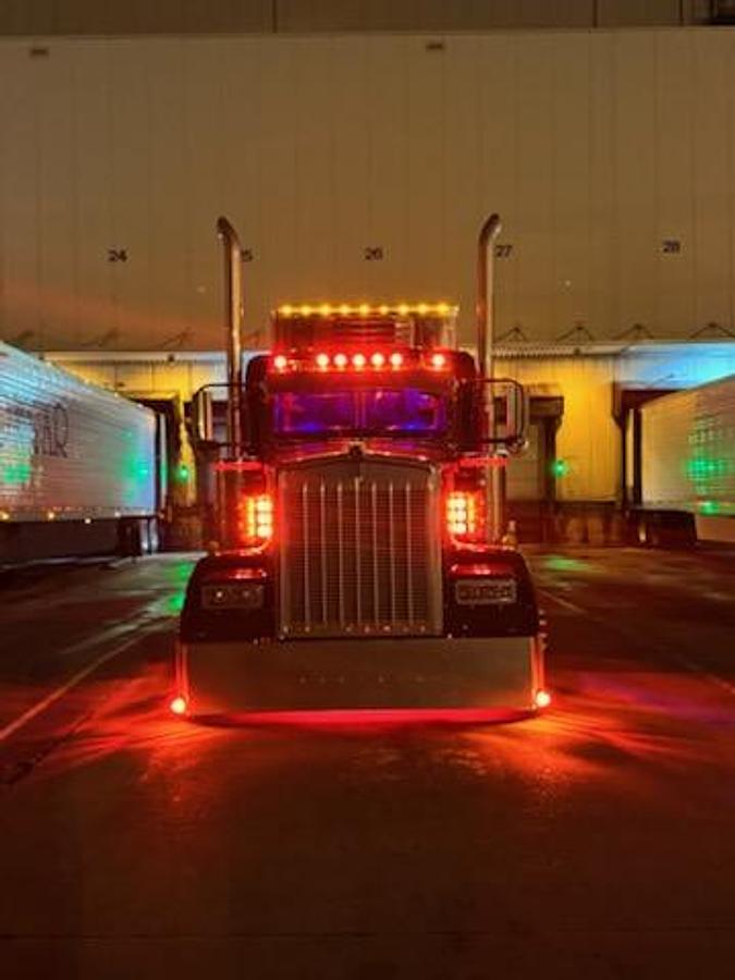 Used 2019 Kenworth W900L