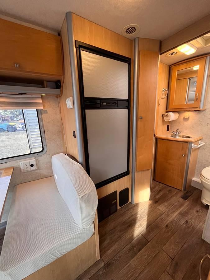Used 2006 Winnebago Navion Itasca Rv
