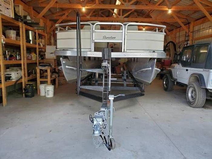 Used 2006 Suntracker Signature Series Fishin Barge