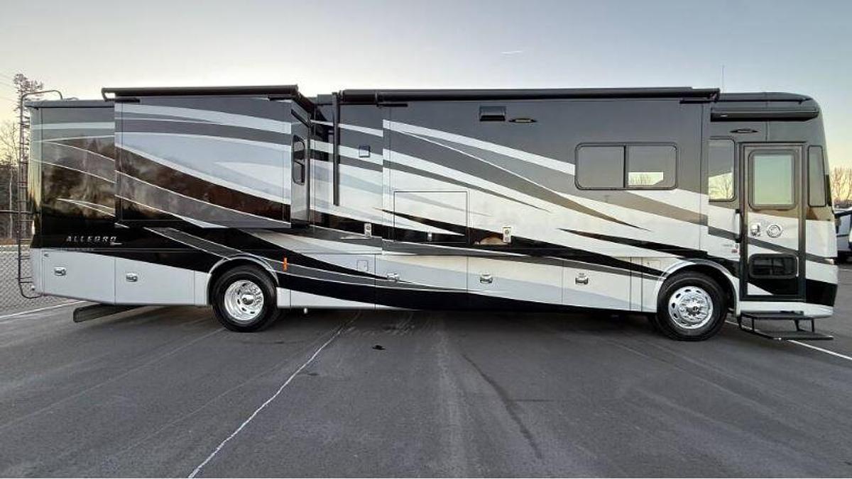 Used 2019 Tiffin Motorhomes Allegro Red 37 BA Class A Motorhome