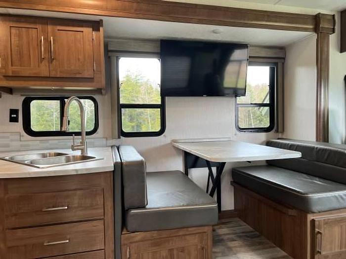 Used 2021 Coachmen Pursuit 27DS