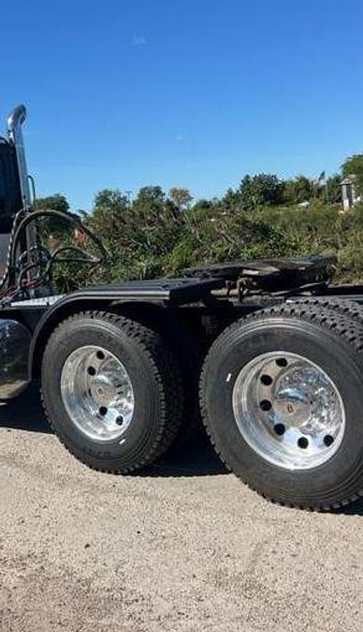 Used 2020 PETERBILT 567 Day Cab