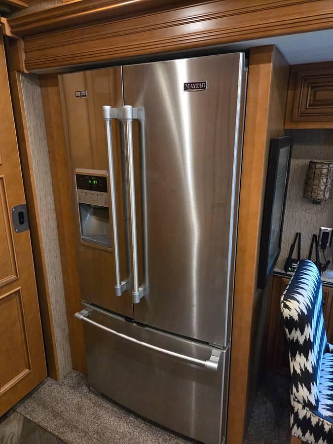 Used 2015 Newmar Dutch Star 3736