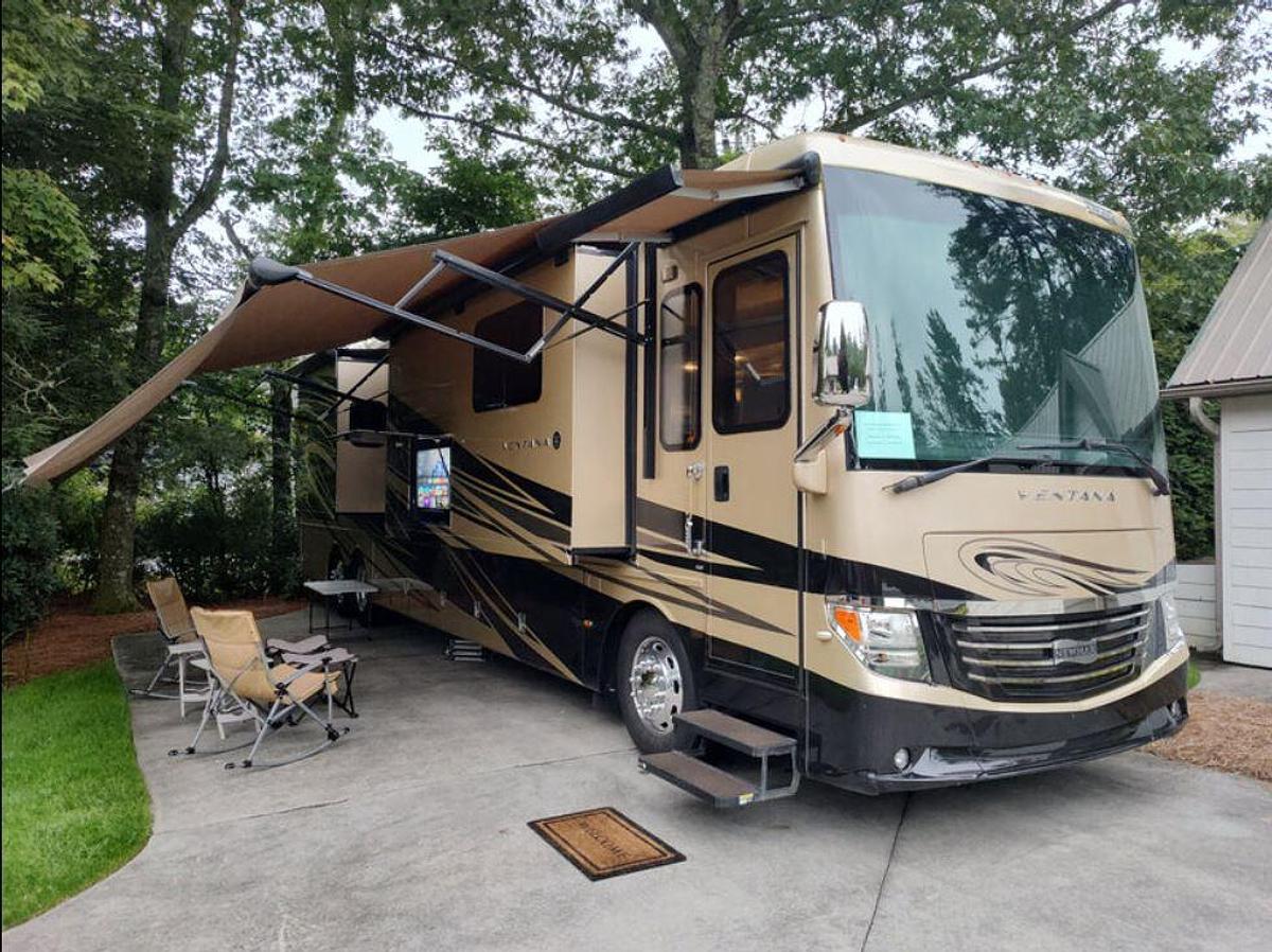 Used 2018 Newmar Ventana 4369