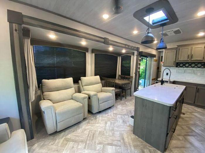 Used 2021 Keystone Residence 401LOFT