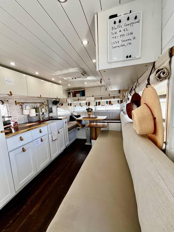 Used 1968 Holiday Vacationer