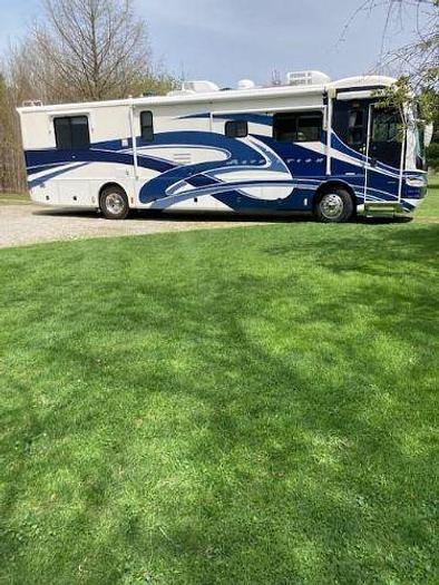 Used 2002 Fleetwood Revolution 38B