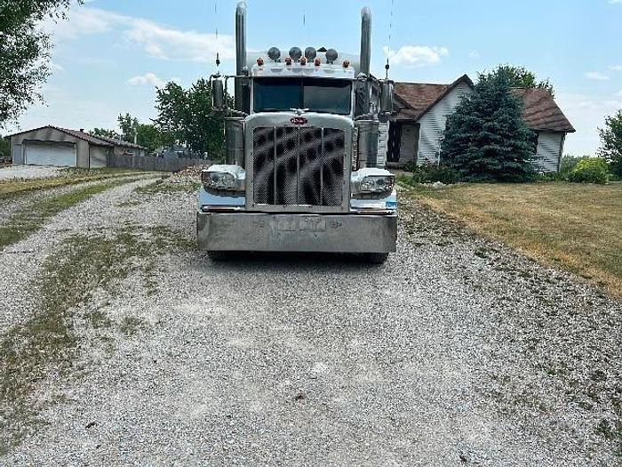 Used 2015 Peterbilt 389
