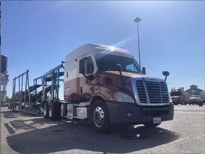 Used 2012 Freightliner CASCADIA 113