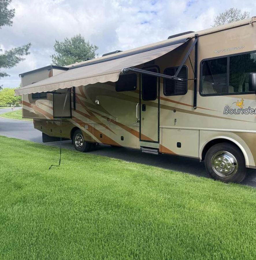 Used 2007 Fleetwood Bounder 35E