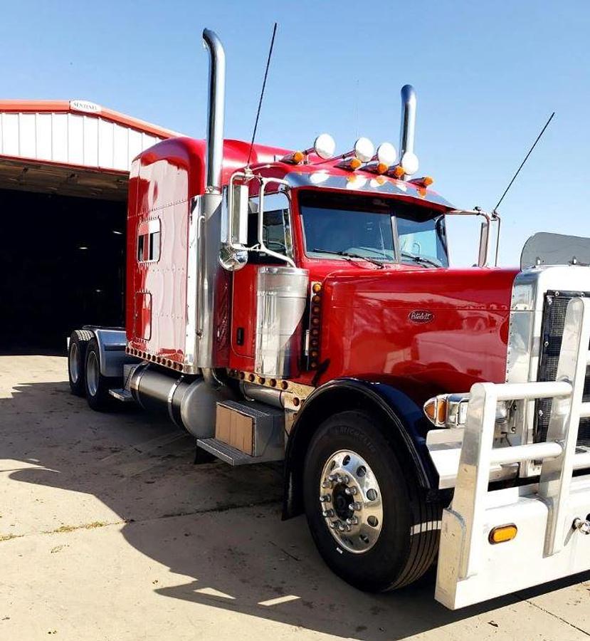 Used 2007 Peterbilt 379 EXHD Sleeper Semi Truck