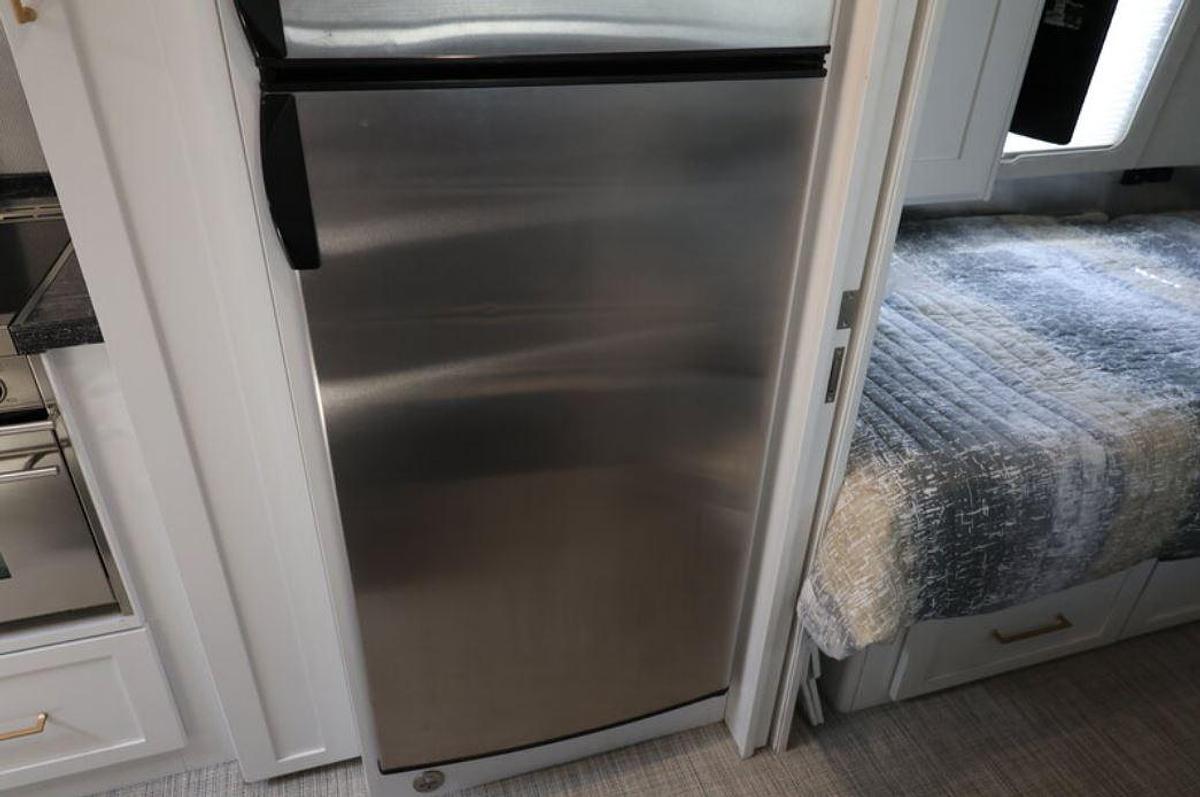 Used 2021 Airstream Classic 33FB Travel Trailer