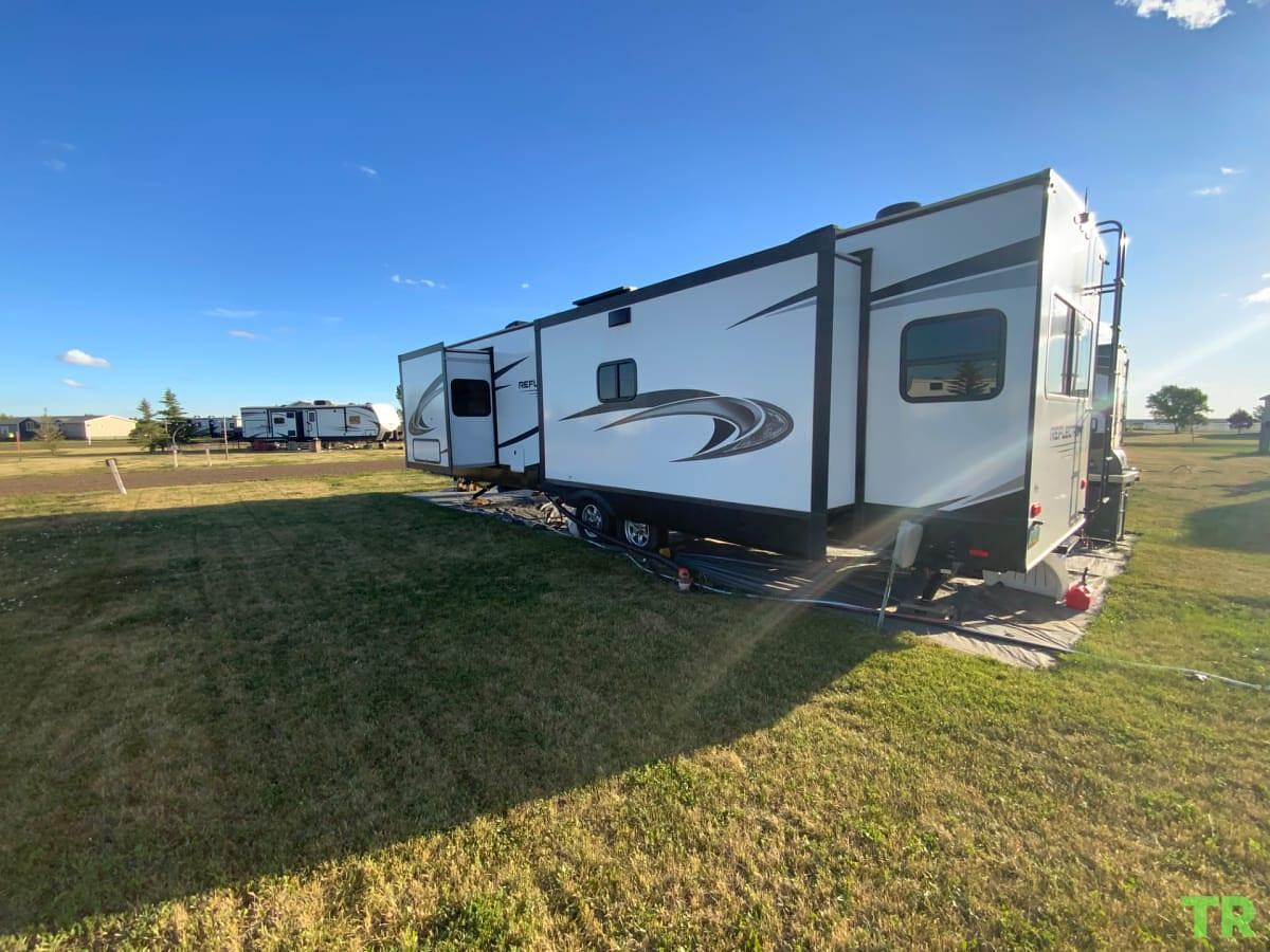 Used 2022 Grand Design Reflection 315RLTS